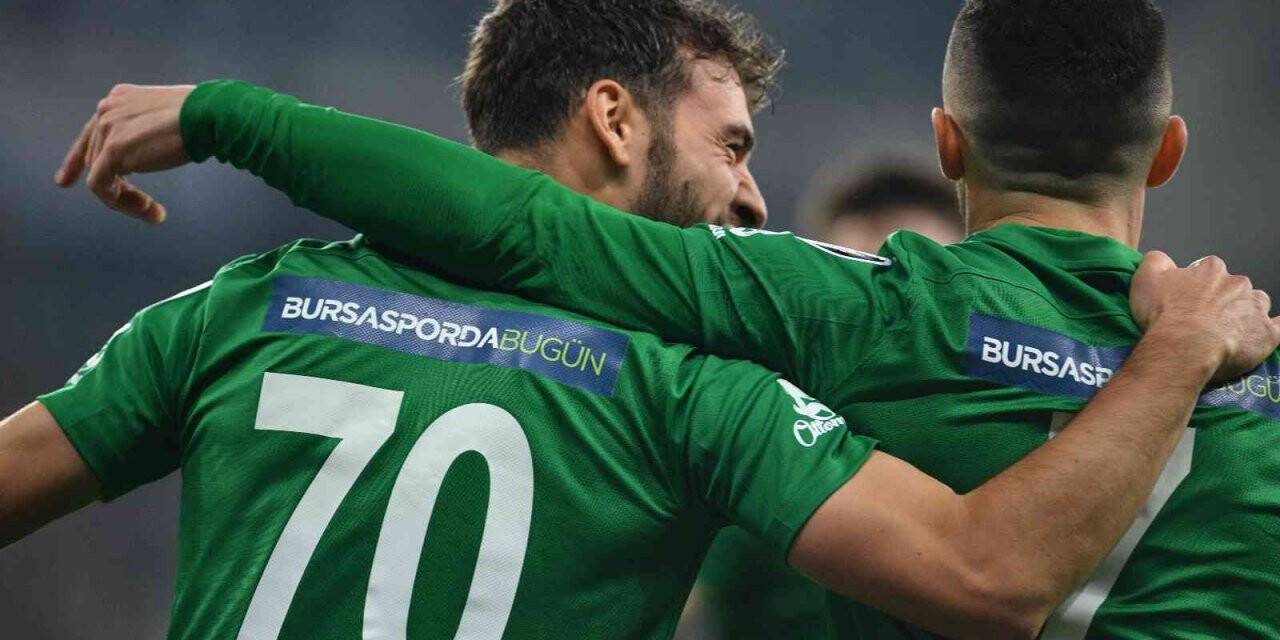 Bursaspor sahasında Royal Hastanesi Bandırmaspor’u konuk ediyor