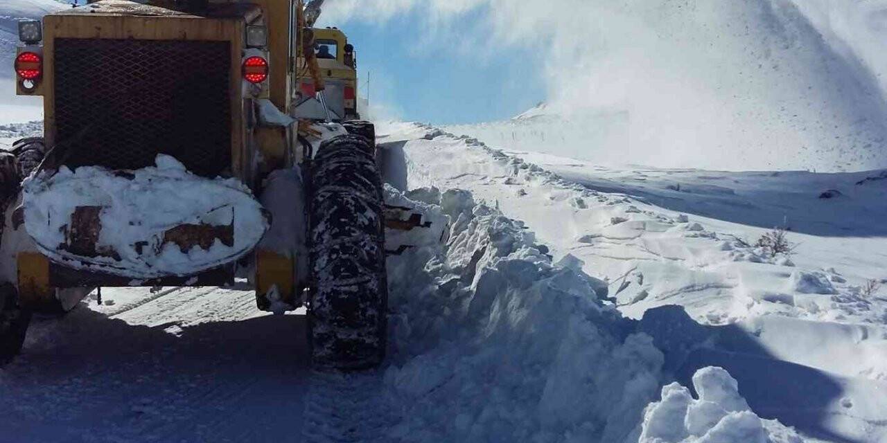 Büyükşehir’in 128 araç ve 291 personeli karla mücadele için hazır