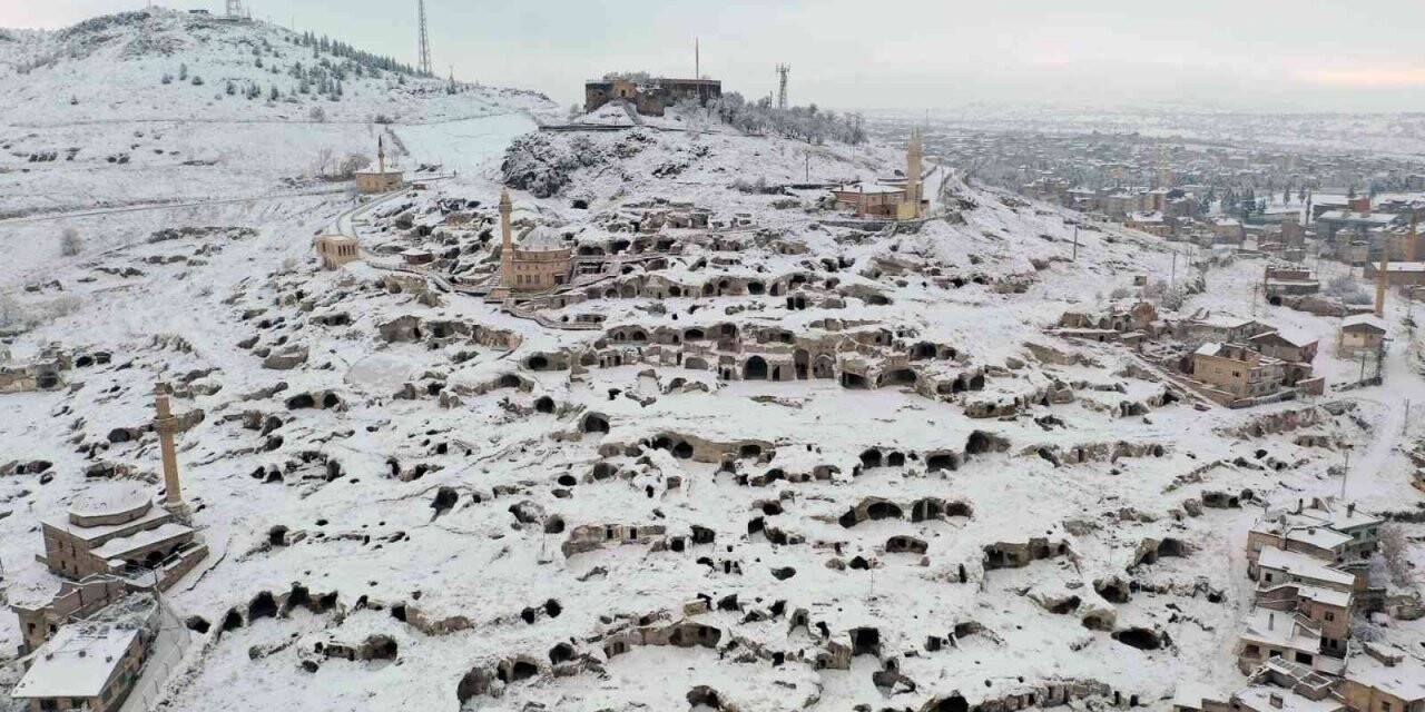Kayaşehir beyaza büründü