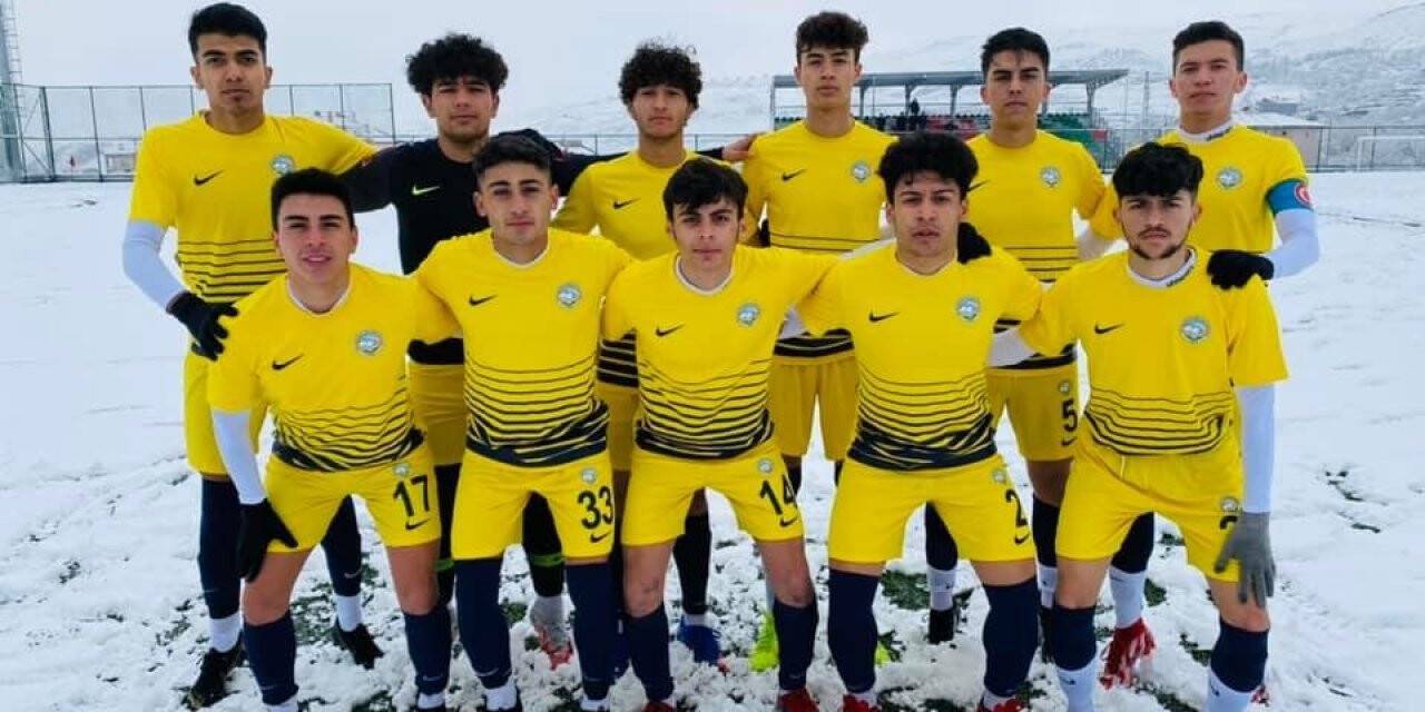 Talasgücü Belediyespor U18  farklı kazandı