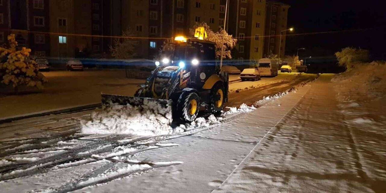 Karla mücadele sabaha kadar sürdü