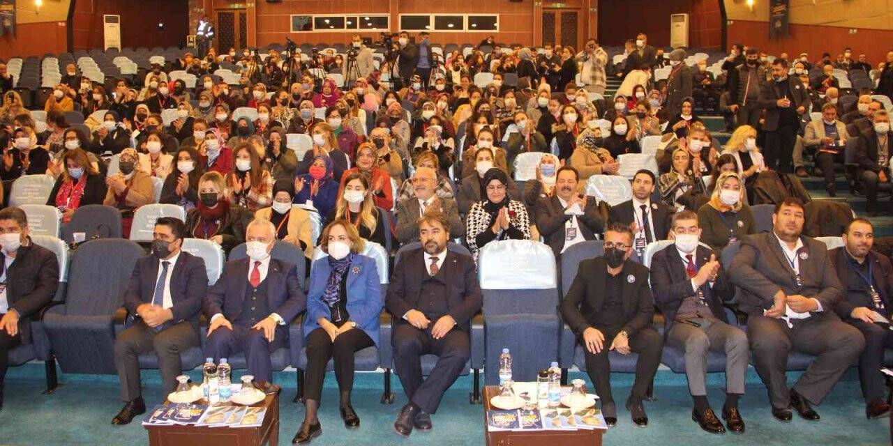 AK Parti Teşkilat Akademisinin Mersin eğitimleri başladı