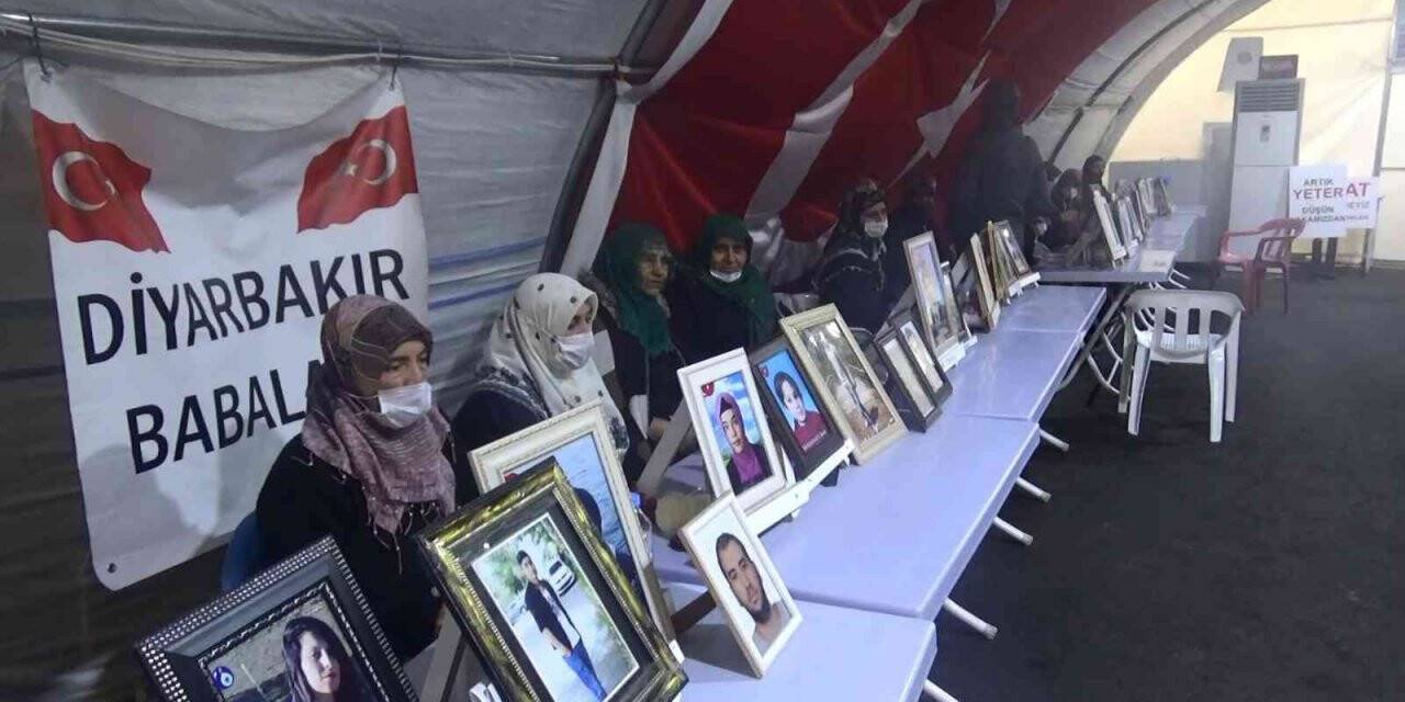 HDP önündeki ailelerin direnişi kararlılıkla sürüyor
