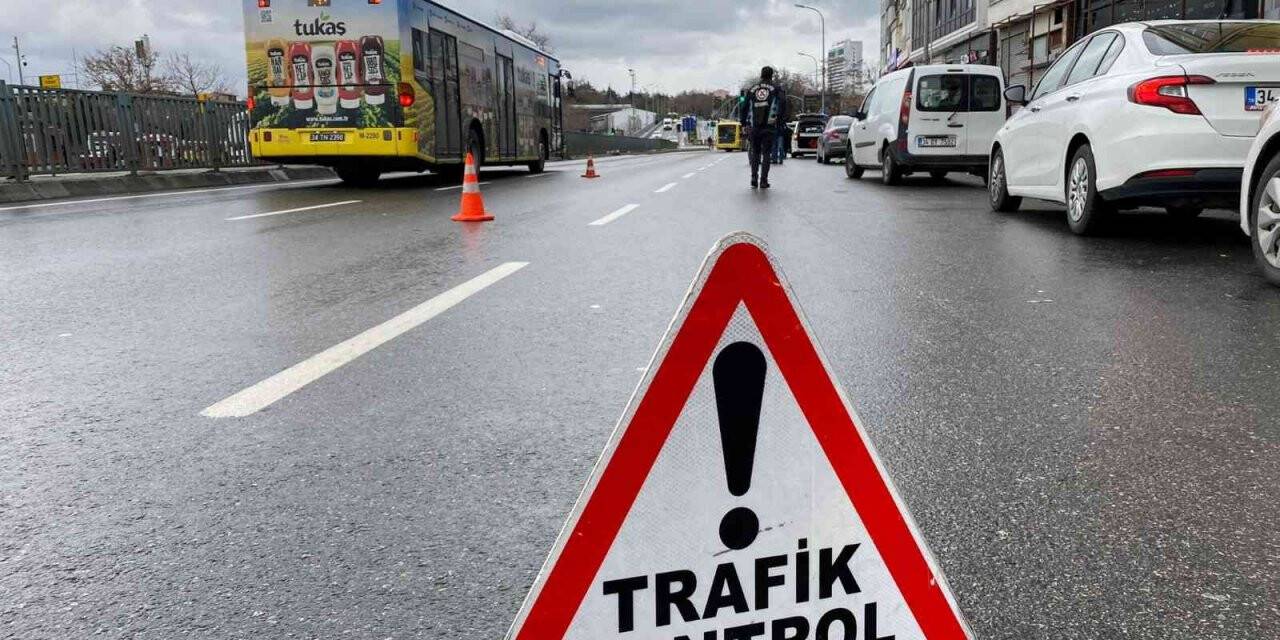 Kadıköy’de emniyet kemeri takmayan ticari taksilere ceza