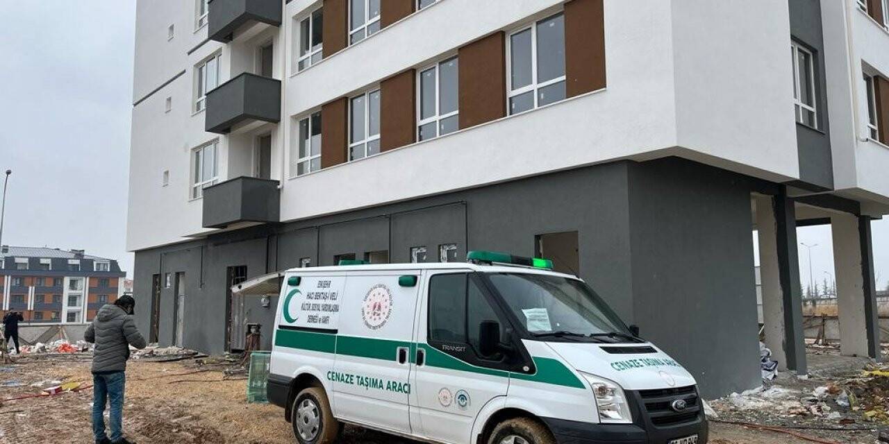 Dün işe başladığı inşaatta yüksekten düşerek hayatını kaybetti