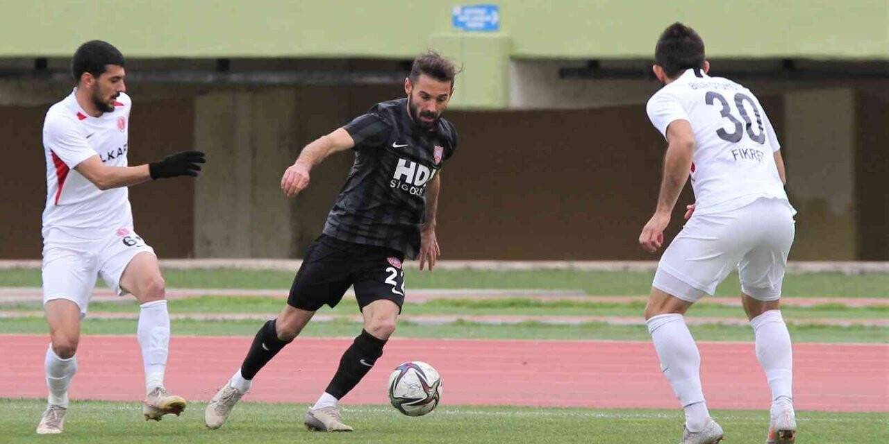 TFF 3. Lig: Bergama Belediyespor: 2 - Nevşehir Belediyespor: 2