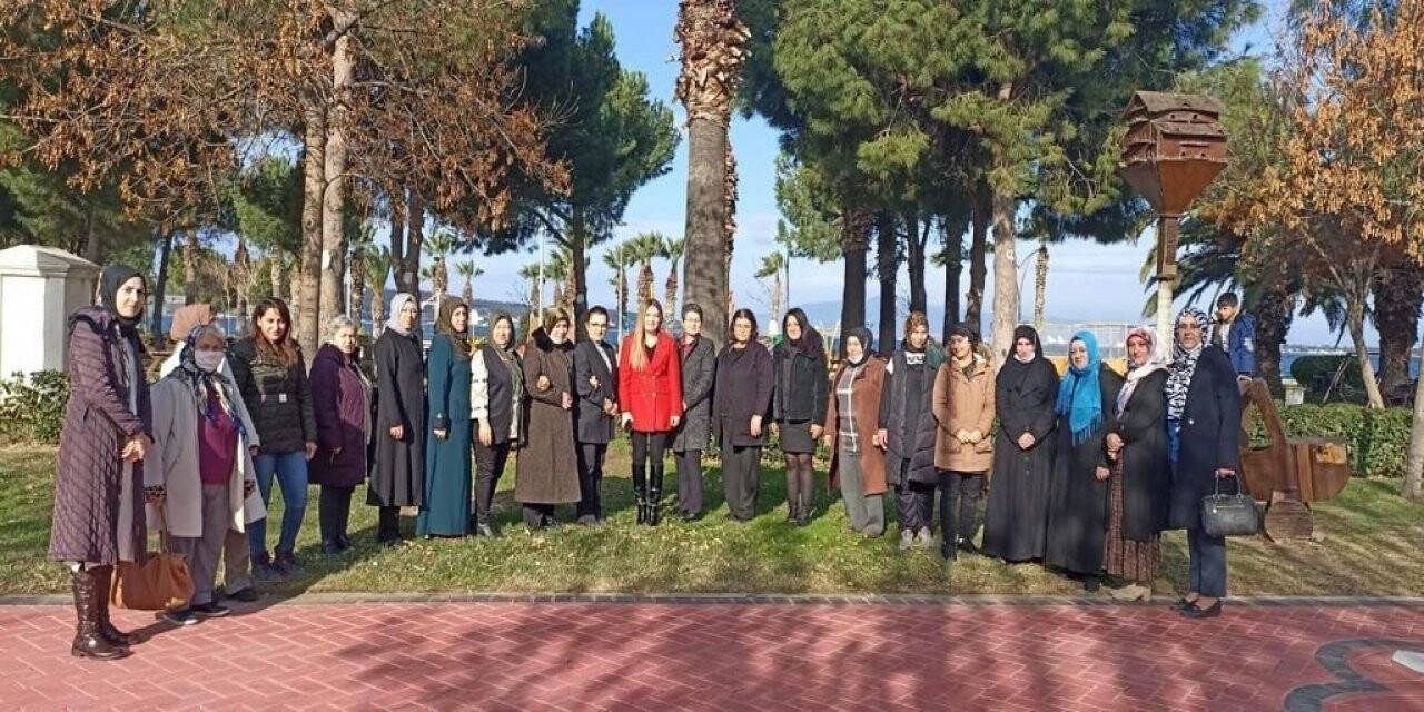 AK Kadınlar Aliağa’nın kadın muhtarlarıyla buluştu