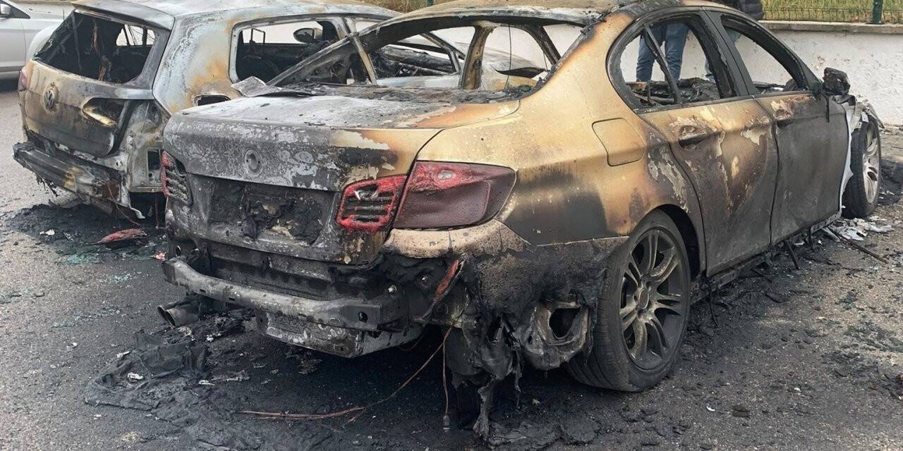Gaziantep’te lüks araçlar kundaklandı