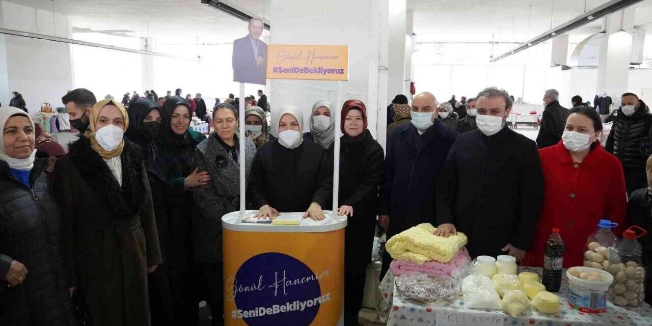 Bu pazarda kadınlar ürettiklerini satıyor