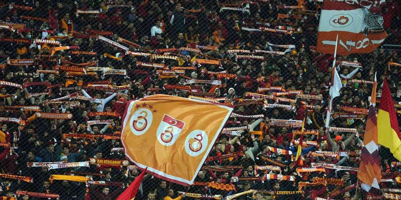 Spor Toto Süper Lig: Galatasaray: 0 - Başakşehir: 0 (Maç devam ediyor)