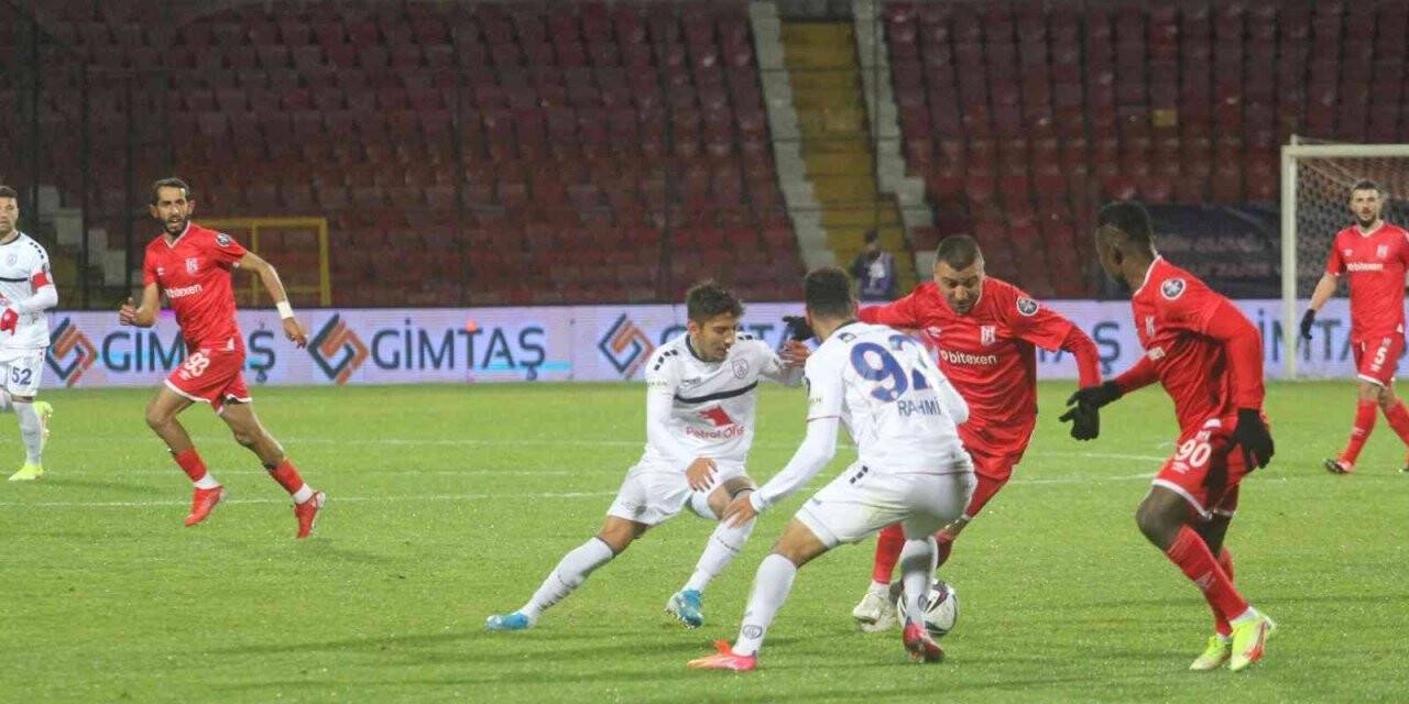 Spor Toto 1. Lig: Balıkesirspor: 3 - Altınordu: 4