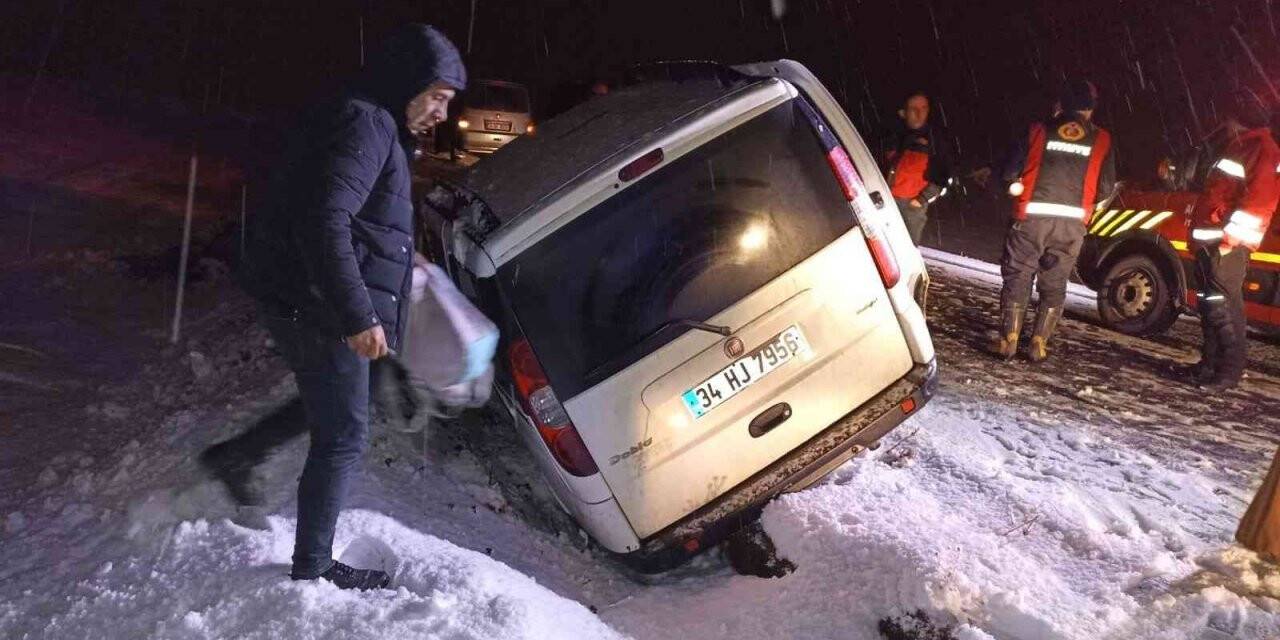 Ağrı’da kar yağışı kazayı getirdi: 3 yaralı