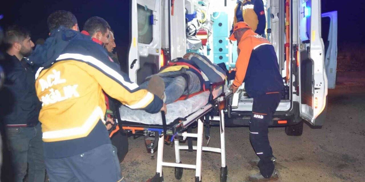 Siverek’te 2 gündür kayalıkta mahsur kalan gezgin genç kurtarıldı