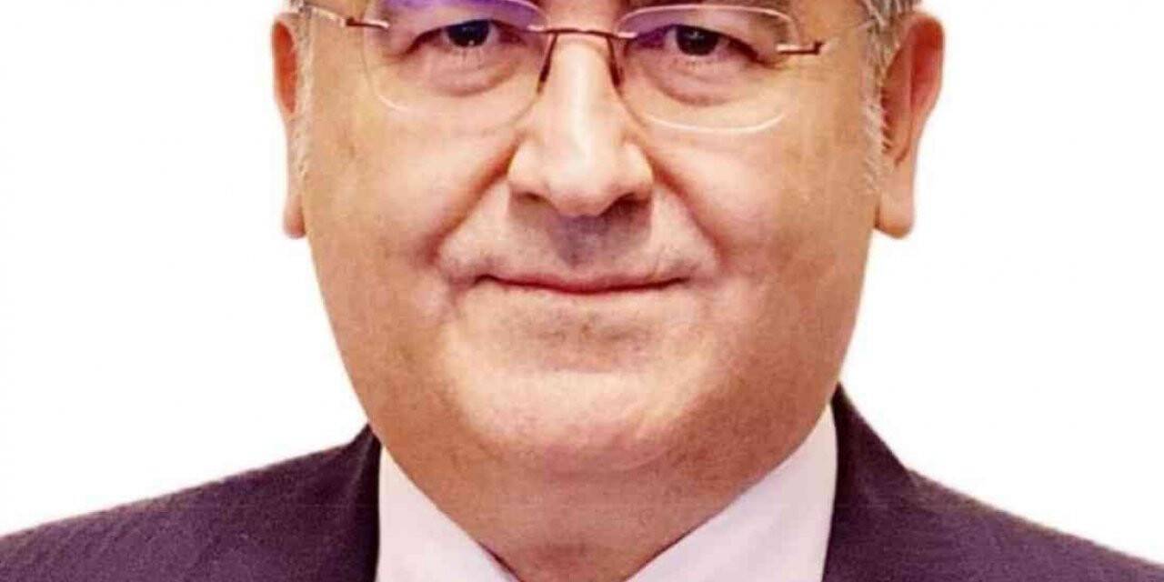 Brüksel Büyükelçisi Hasan Ulusoy öğrencilere kariyer tavsiyelerinde bulundu