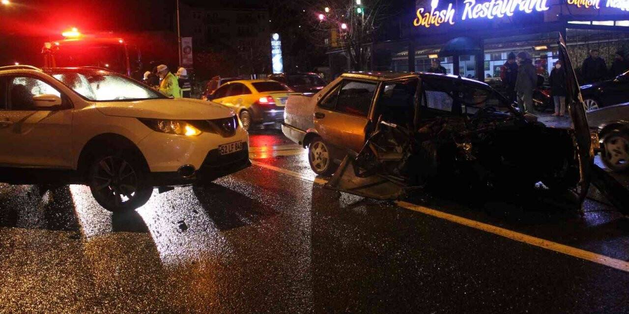 Park halindeki otomobile çarptı: 1 ölü