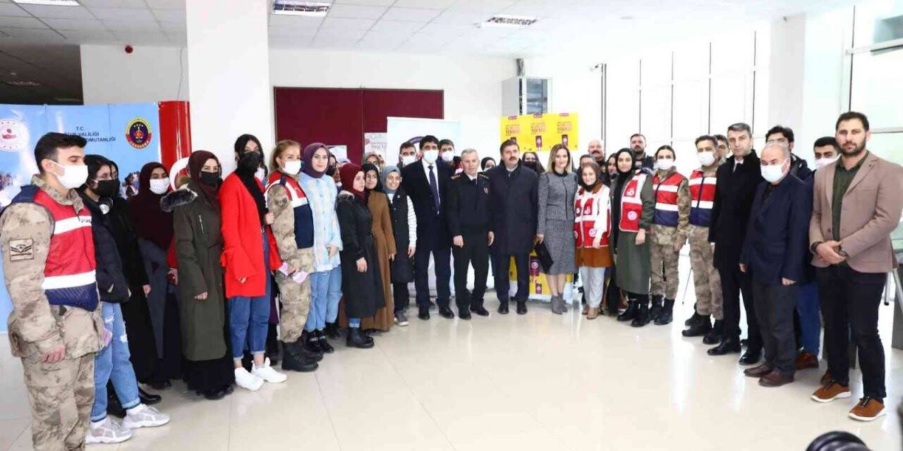 KADES uygulamasının kullanımını arttırmak ve tanıtımını sağlamak için stantlar açıldı