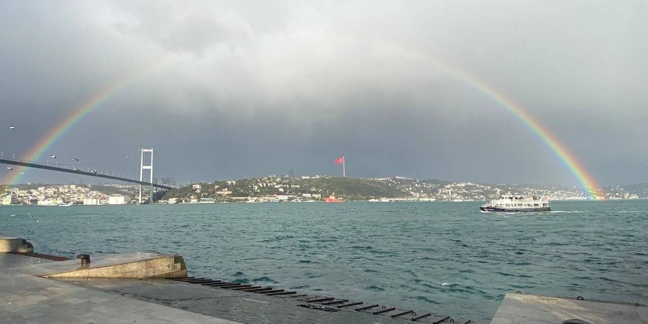 İstanbul’da gökkuşağı sürprizi
