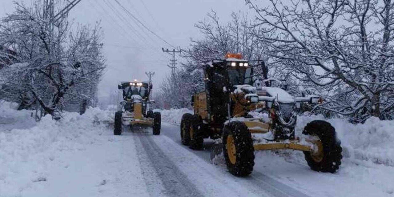 Mersin’de karda mahsur kalan vatandaşlar kurtarıldı