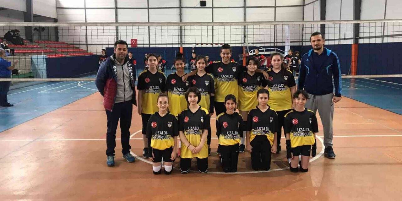 Çaycumaspor mini kızlar ilk oyununda rakibini ezdi geçti