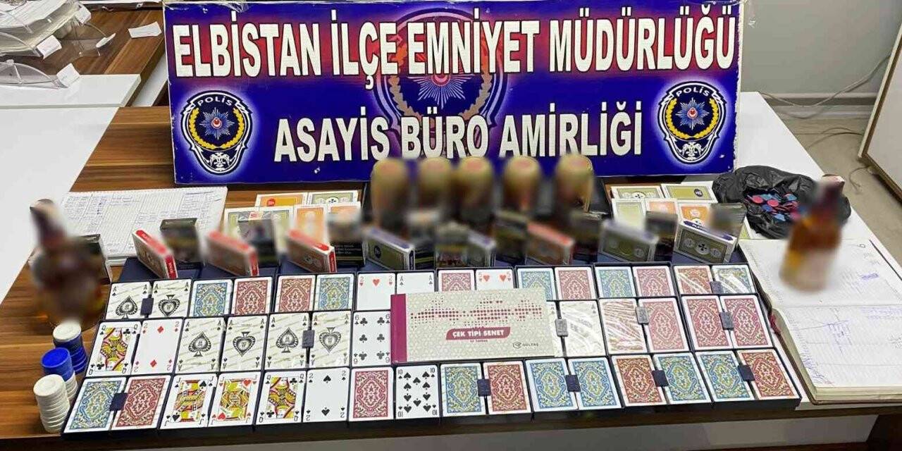Elbistan’da kumar oynatılan derneklere eş zamanlı operasyon