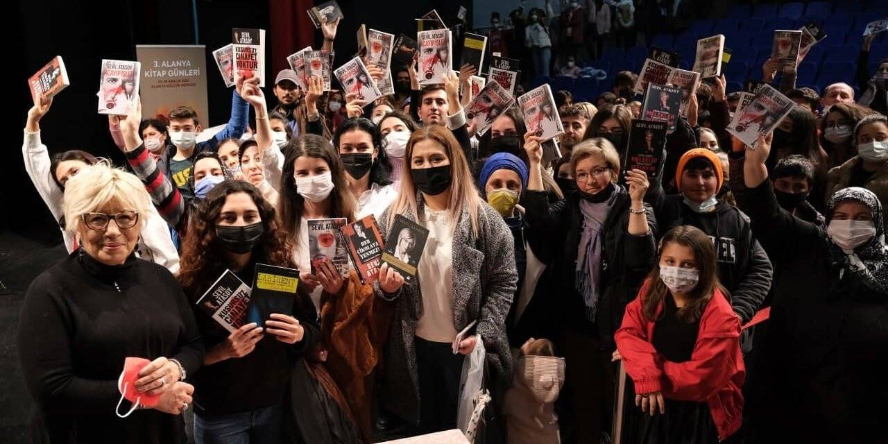 Alanya kitap günleri iki önemli ismi Alanya halkı ile buluşturdu