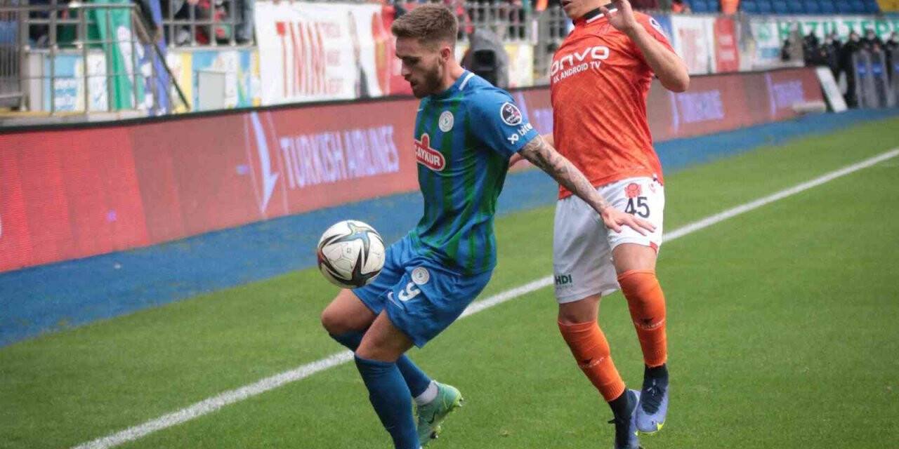 Spor Toto Süper Lig: Çaykur Rizespor: 0 - Yeni Malatyaspor: 0 (İlk yarı)