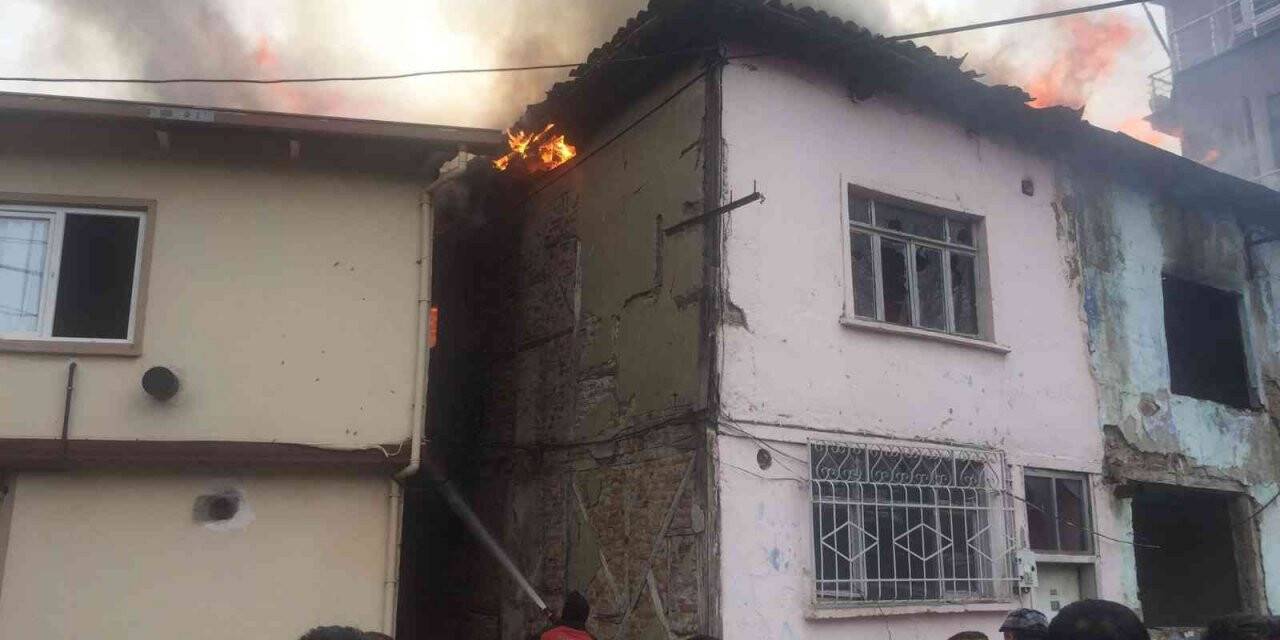 Bursa’da metruk binada çıkan yangın korkuttu