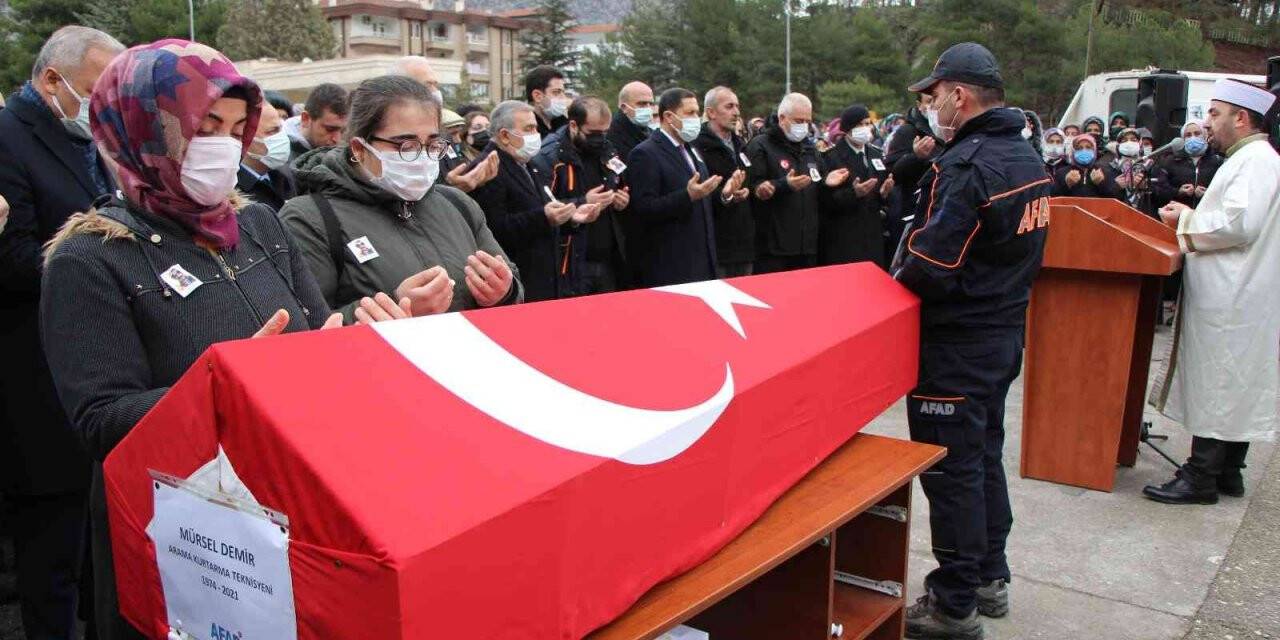 Amasya’da kanala düşen AFAD personeli için hüzünlü tören