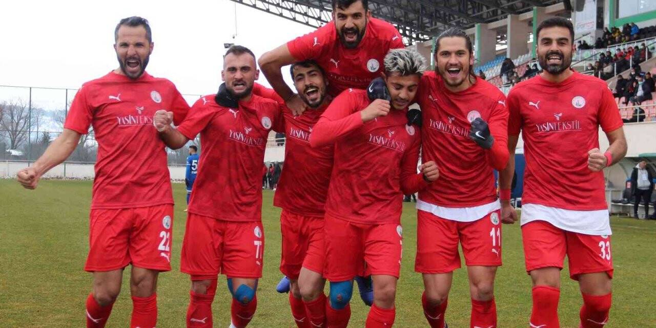 TFF 2. Lig: Sivas Belediyespor: 3 - Ergene Velimeşespor: 1