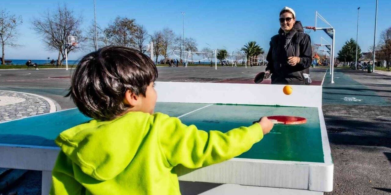 Parkların yeni gözdesi: Masa tenisi