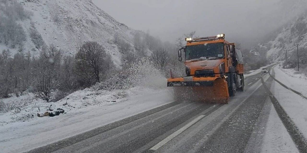 Tunceli’de karla mücadele sürüyor