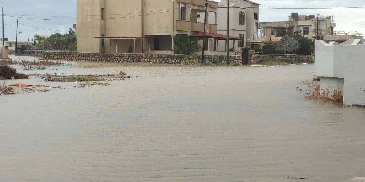 Hatay’da fırtına ve yağmur hayatı olumsuz etkiledi