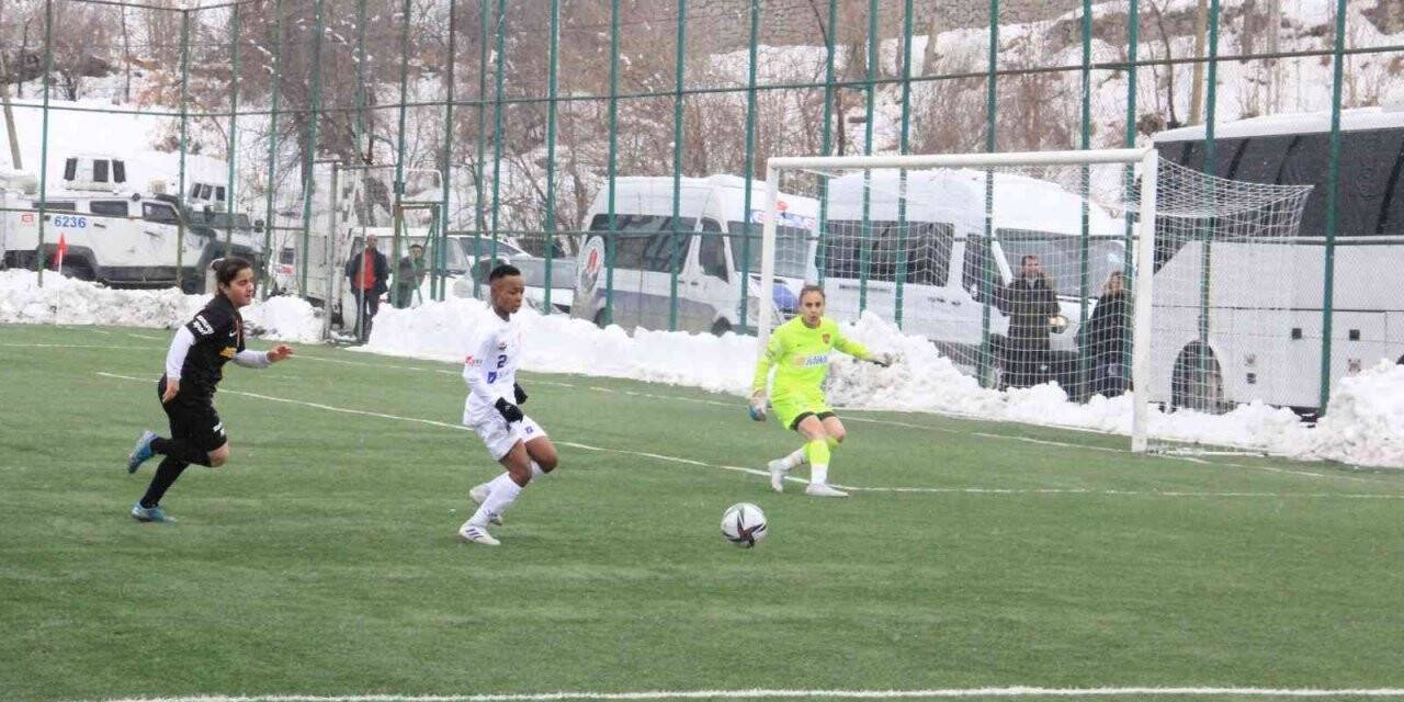 TFF Kadınlar 1. Ligi: Hakkari Gücü: 4 - Kayserispor: 0