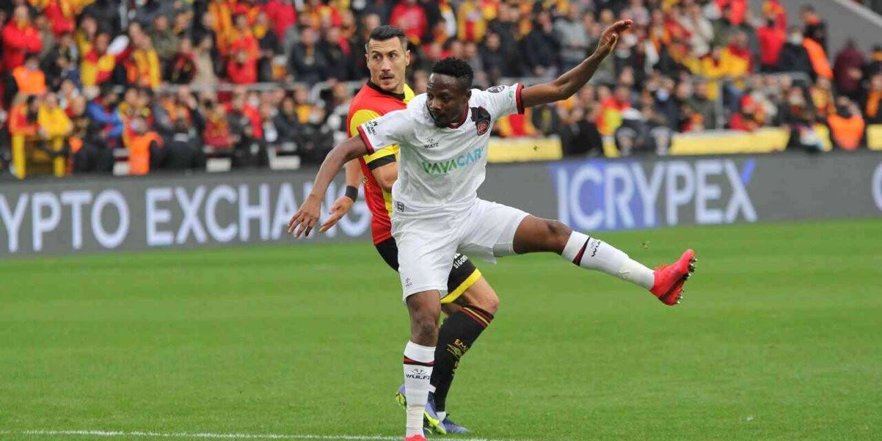 Spor Toto Süper Lig: Göztepe: 0 - Fatih Karagümrük: 0 (İlk yarı)