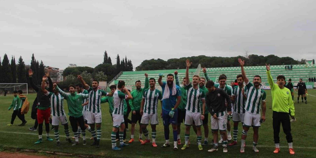 Salihli Belediyespor evinde galibiyetle tanıştı