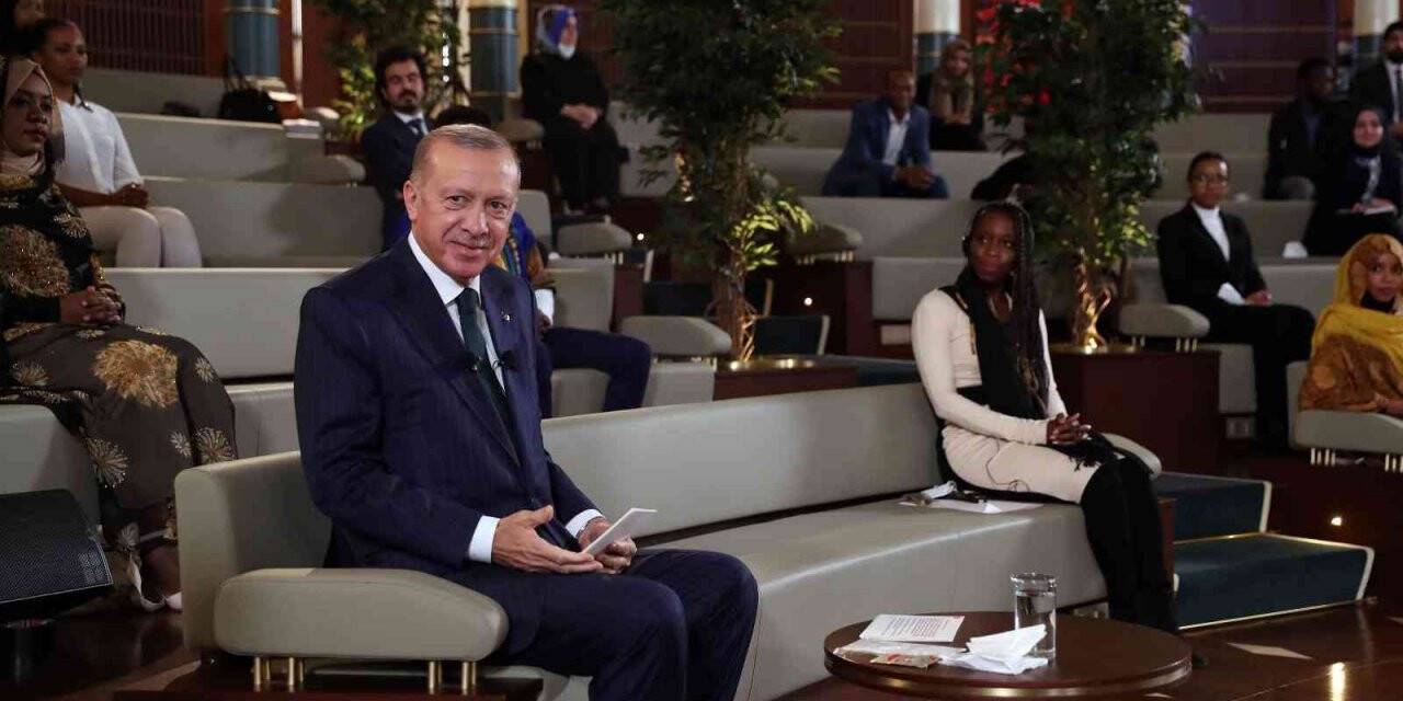 Cumhurbaşkanı Erdoğan’dan Afrikalı gençlere çağrı: "Türkiye’yi ikinci vatanınız kabul edin"