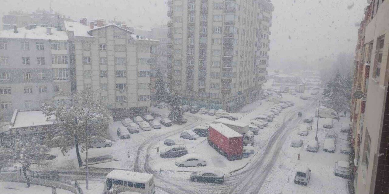 Konya’da kar yağışı etkisini sürdürüyor