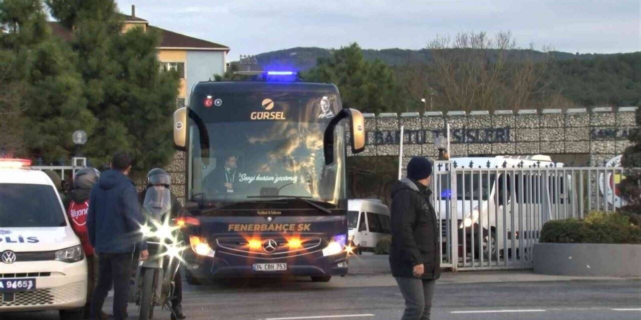 Fenerbahçe stada hareket etti