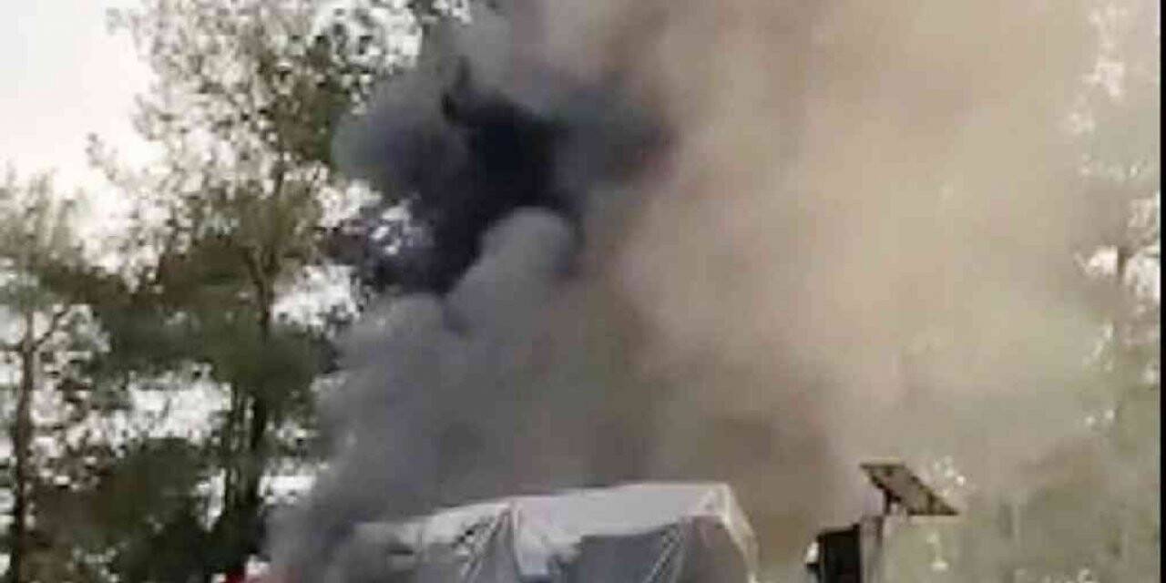 Tomruk yüklü TIR alev alev yandı