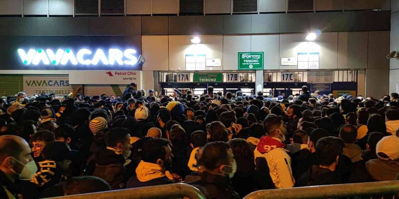 Kadıköy’de izdiham!
