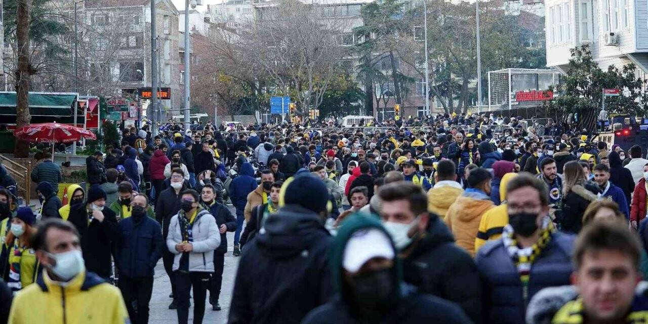 Spor Toto Süper Lig: Fenerbahçe: 1 - Beşiktaş: 0 (Maç devam ediyor)