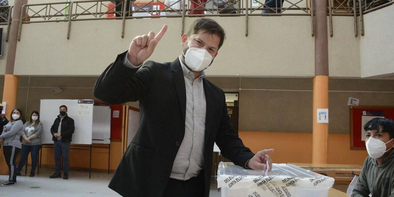 Şili’nin yeni Devlet Başkanı Gabriel Boric seçildi