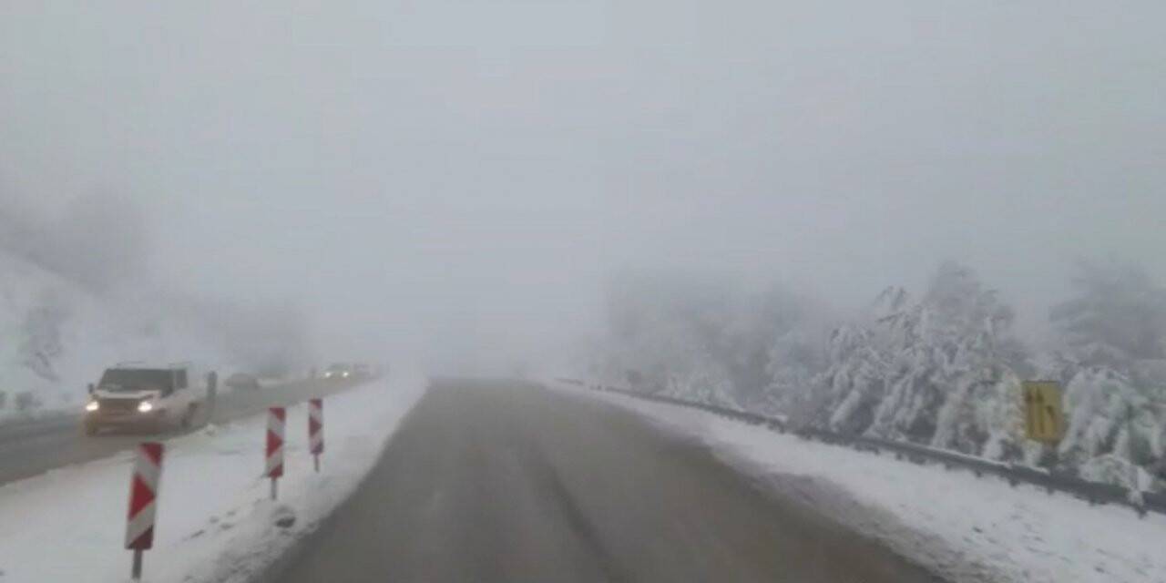 Yoğun sis Denizli’yi etkisi altına aldı