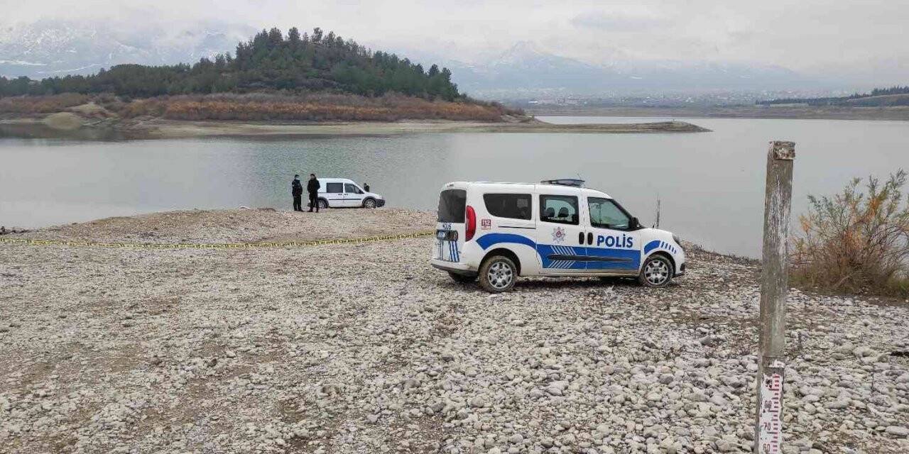 Barajda erkek cesedi bulundu