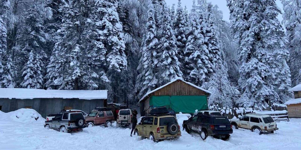 Off-Road tutkunları, kapalı yolları araçları ile açtı