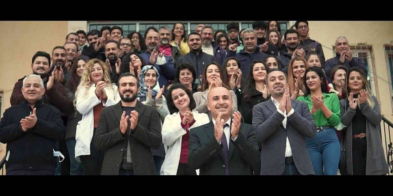 Mardinli öğrenciler okulunun marşını besteleyip seslendirdi