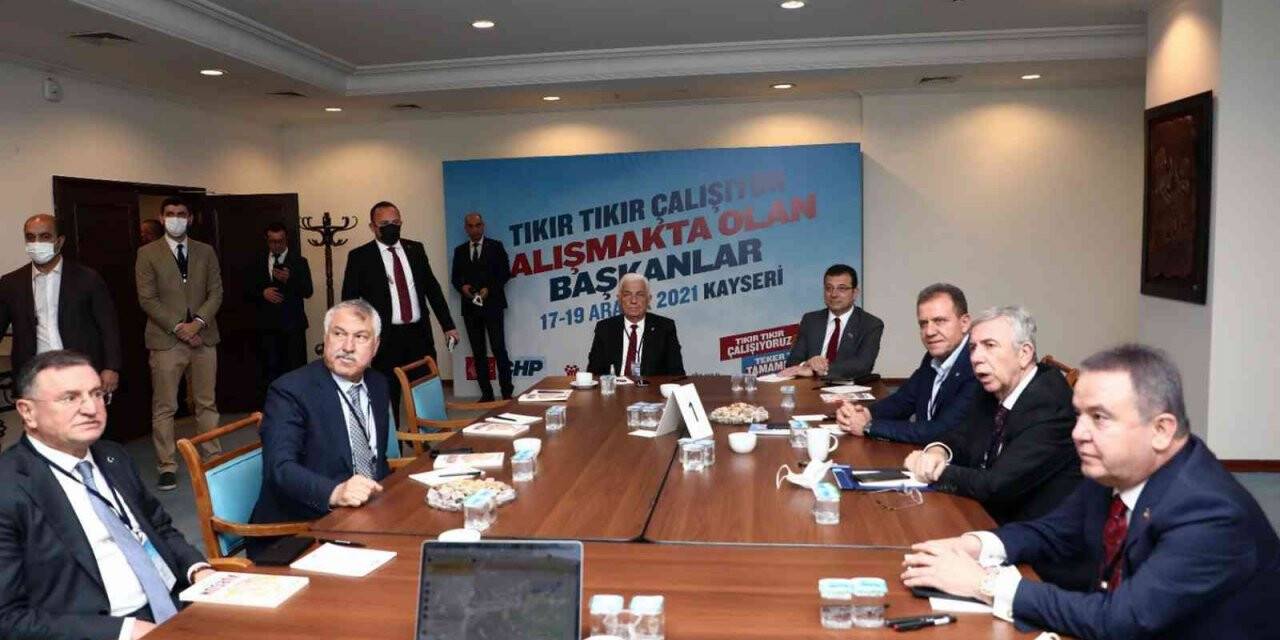 Başkan Gürün, ‘Belediye Başkanları Çalıştayı’na katıldı
