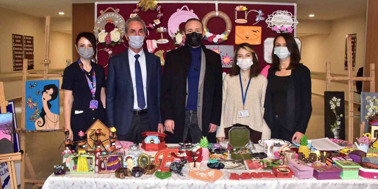 ESOGÜ Hastanesi’nde ‘Uğraş Tedavisi El Sanatları Sergisi’ açıldı