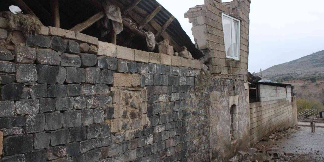 Kilis’te şiddetli yağış nedeniyle tavan çöktü