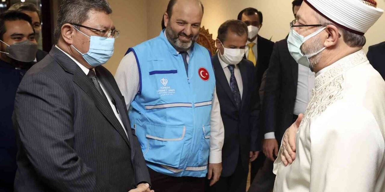 Diyanet İşleri Başkanı Erbaş, Malezya Dışişleri Bakanı Abdullah ile görüştü